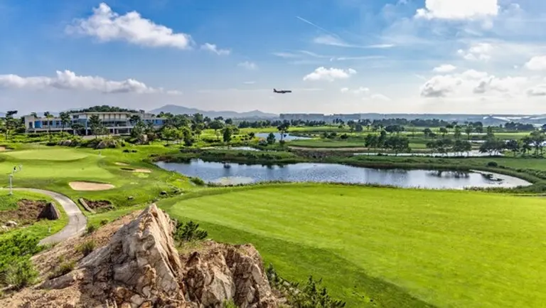  * 오는 27일부터 개최되는 ‘비즈플레이-원더클럽 오픈 with 클럽72’ 대회 개최지인 클럽72 하늘코스 전경.