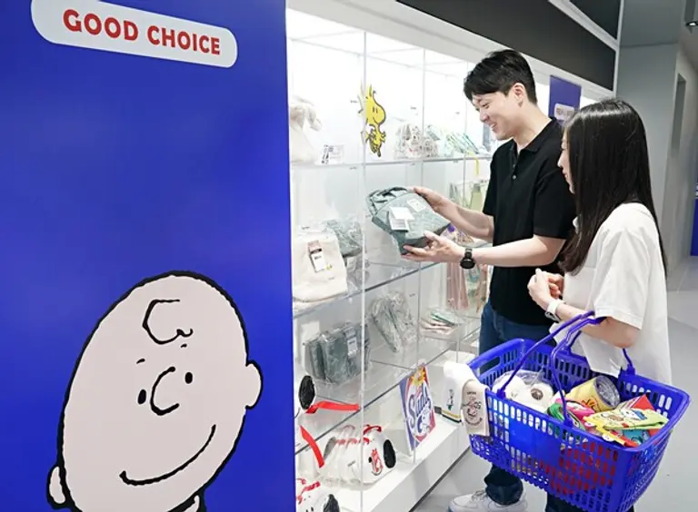 서울시 중구 롯데면세점 나우인명동에 조성된 스누피 마켓 팝업스토어 전경.(사진. 롯데면세점)