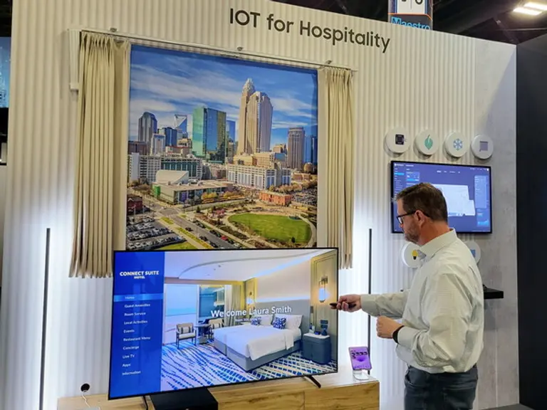 삼성전자 직원이 6월 25일부터 미국 노스캐롤라이나 샬럿(Charlotte)서 열린 세계 최대 호텔 기술 전시회 