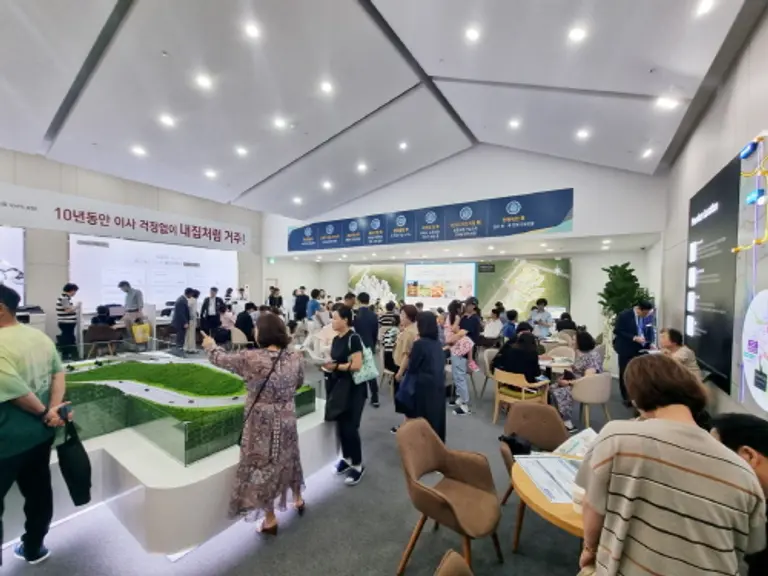 용인시청역 어반시티 견본주택 모습