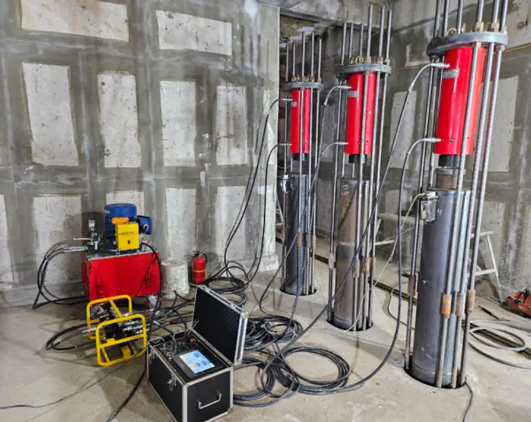 리모델링 특화 고강성 보강파일 압입 및 품질관리장치 (사진제공. 포스코이앤씨)