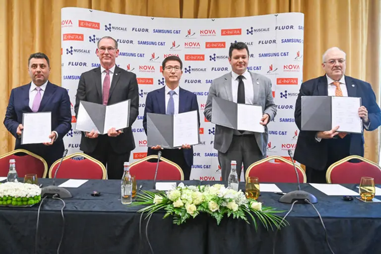 작년 6월 삼성물산은 루마니아 현지에서 루마니아 원자력공사를 비롯해 이인프라, 노바파워앤가스, 미국 뉴스케일, 미국 플루어 등 5개사와 소형모듈원자로(SMR) 건설사업 공동추진을 위한 협약(MOU)을 체결했다. (출처. 삼성물산)