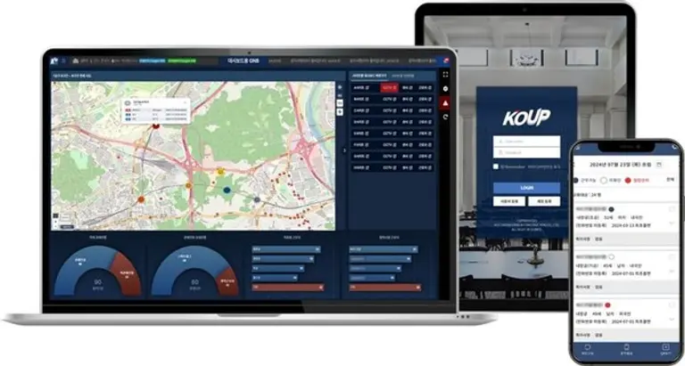 KCC건설이 현장 안전관리를 위해 자체 개발한 KOUP & KOSMO+ 시스템 (사진제공. KCC건설)