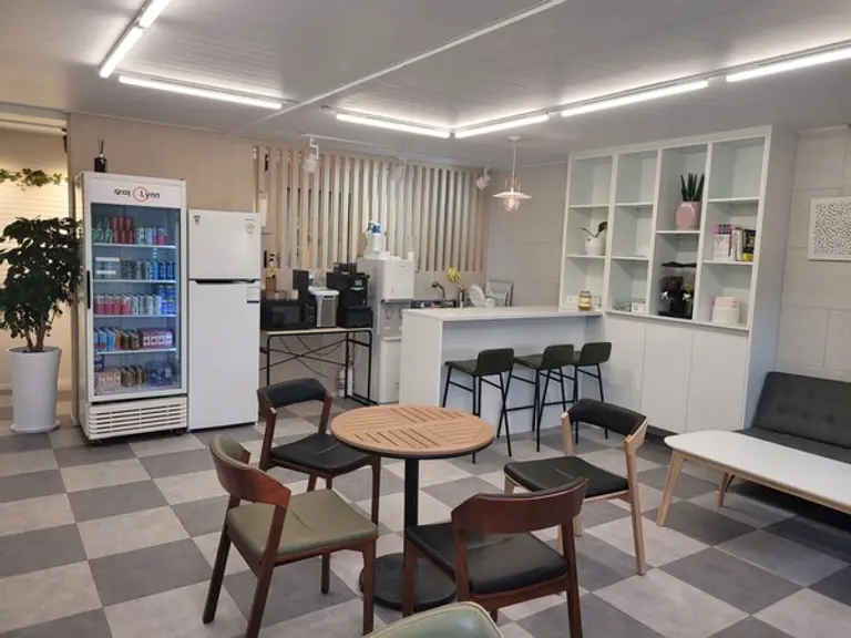 다과 및 휴식·미팅을 나눌 수 있는 기술자 린카페 (사진제공. 우미건설)