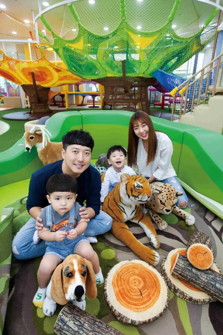 자녀들과 즐거운 시간을 보내고 있는 LS전선 직원가족 (사진제공. LS전선)