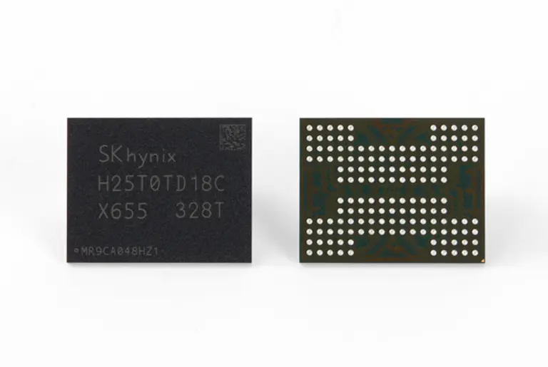 업계 최초로 SK하이닉스가 개발을 발표한 321단 낸드, 내년 상반기 양산 예정이다.