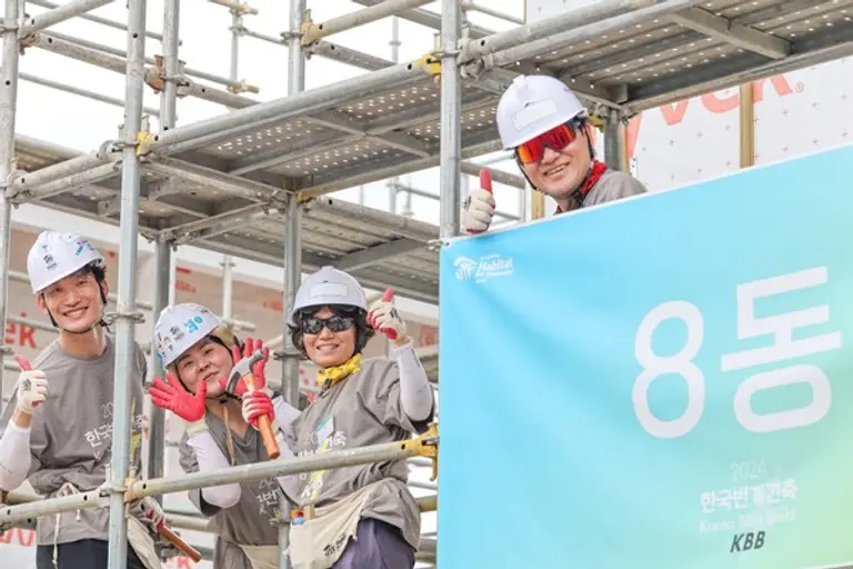 ‘2024 한국번개건축’에 참여한 봉사자들 (사진제공. 국해비타트)