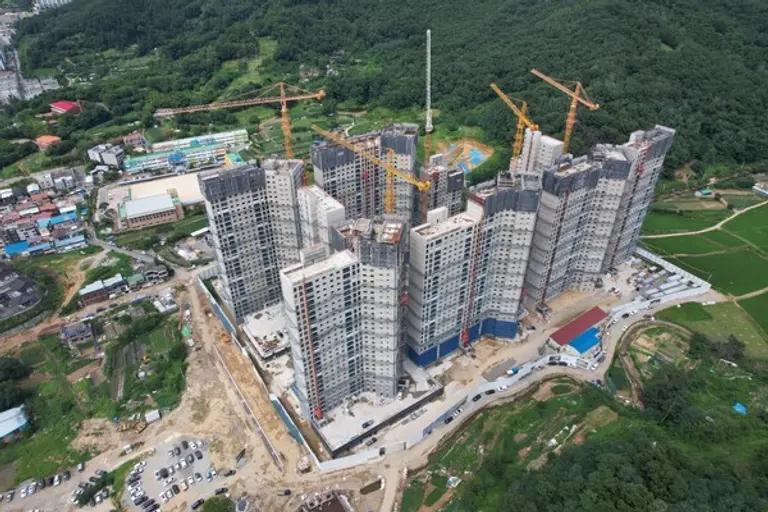 구미인동 하늘채 디어반 2차 공사현장 (사진출처. 코오롱하늘채)