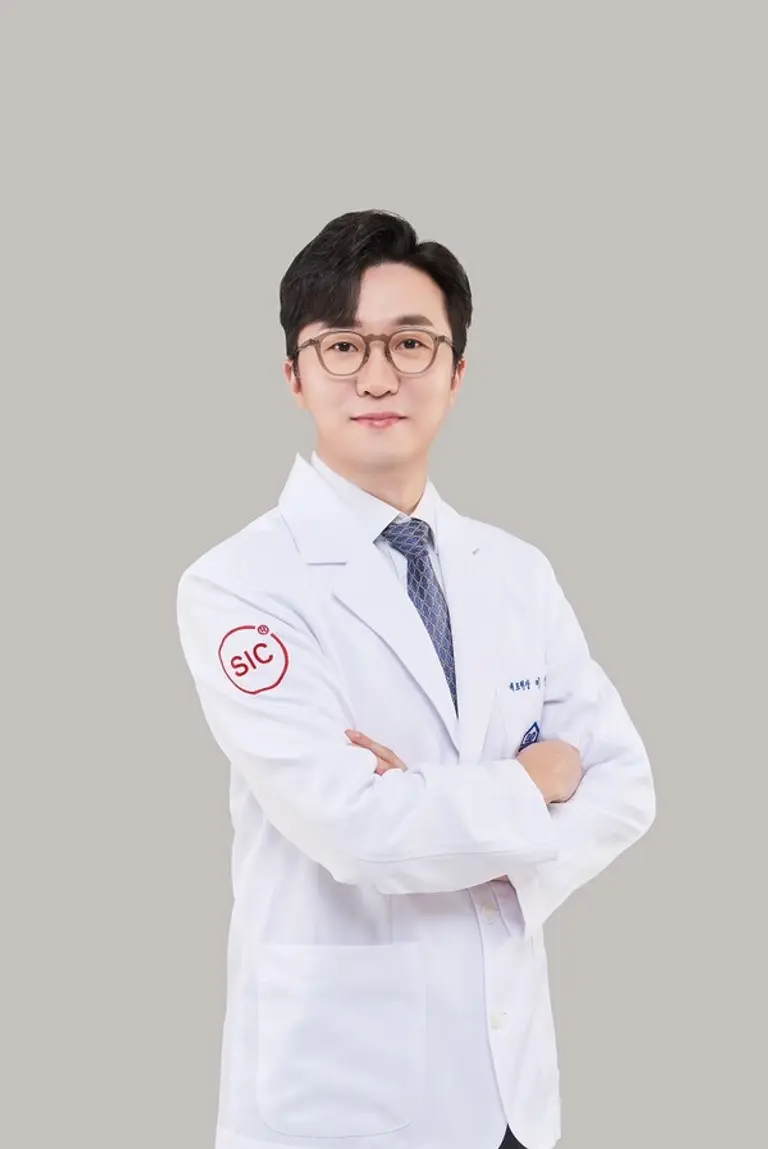 가디언즈 치과 이창민 대표원장