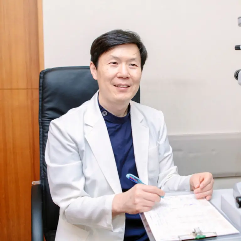 아이플러스안과 이용재 원장