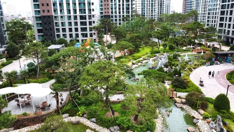 2024 굿디자인을 획득한 S클래스더제니스의 복합정원 ‘유림원(流林園)’(사진제공. 두산건설)