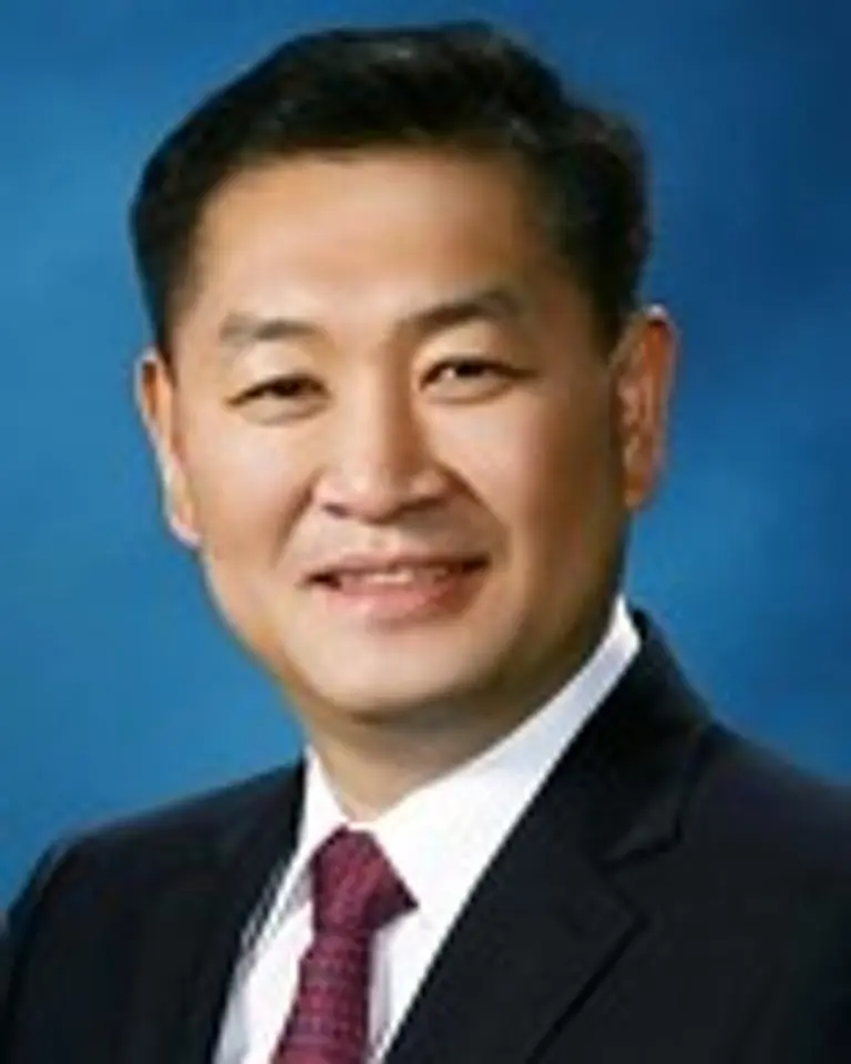 한종희 삼성전자 대표이사 부회장이 자사주 매입에 나섰다.