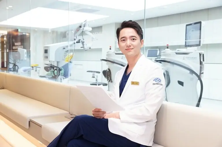 사진: 강남에이스안과 신경훈 대표원장