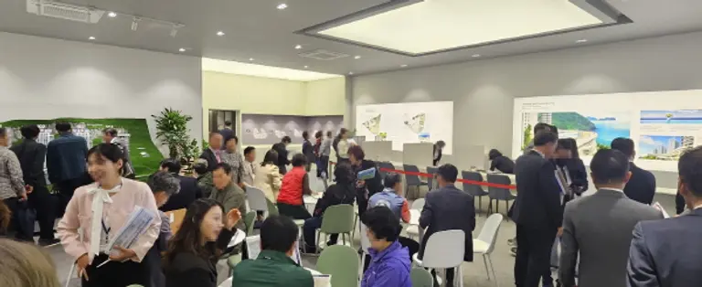 : 많은 수요자들이 방문한 ‘울릉 하늘채 더퍼스트’ 견본주택 모습