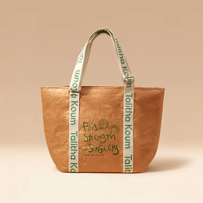 탈리다쿰이 한예슬 작가와 협업한 타이백 빅백 (사진제공=탈리다쿰)