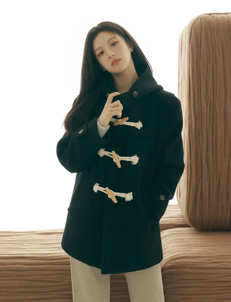 마리떼 프랑소와 저버가 배우 고윤정과 함께한 2024 겨울 캠페인 화보를 공개했다. 