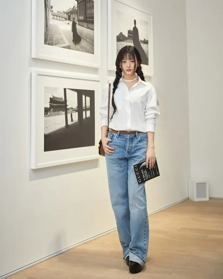 ‘두 개의 이야기: 한국 문화를 빛낸 거장들을 조명하며’ 사진전에 참석한 뉴진스 멤버 하니 (사진제공=구찌)