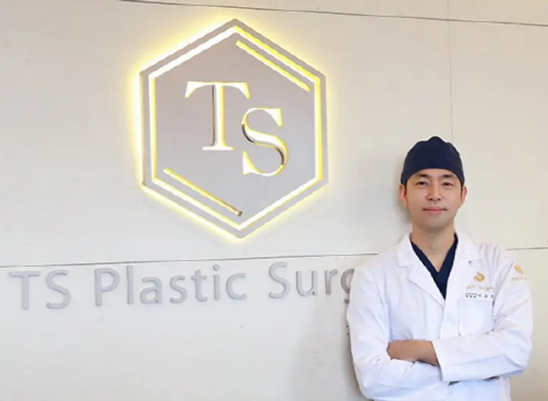티에스성형외과 이승찬 원장
