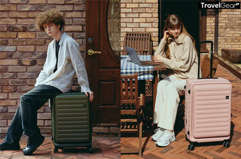 롯데홈쇼핑은 16일 국내 최초 압축캐리어로 수납 공간을 2배 늘려 인기를 얻고 있는 