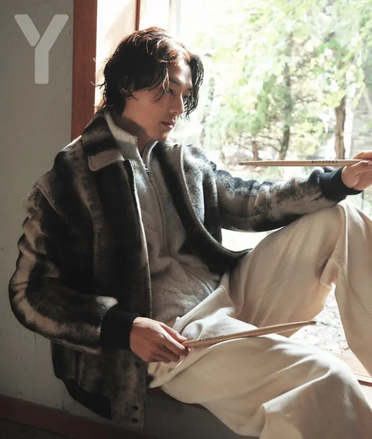 씨엔블루 강민혁과 함께한 이로맨즈 화보 (사진제공=코오롱 FnC)