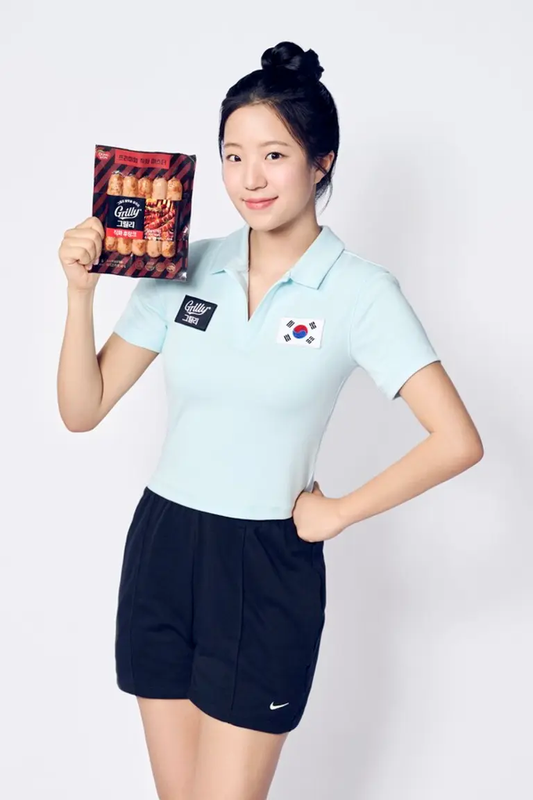 동원F&B, ‘그릴리(Grilly)’ 모델 신유빈과 수원시 취약계층 위해 기부