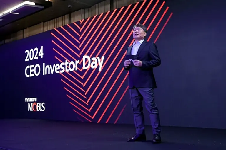 현대모비스 이규석 사장이 19일 여의도 페어몬트 호텔에서 열린 ‘2024 CEO 인베스터 데이’ 발표자로 나서 사업 방향성과 전략을 발표하고 있다. 