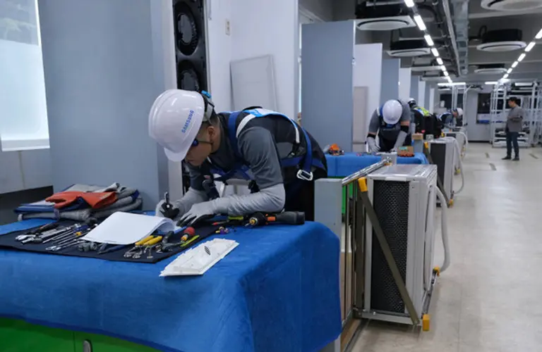 2024 서비스 기술경진대회에 참여한 엔지니어들이 치열한 경합을 벌이고 있다.