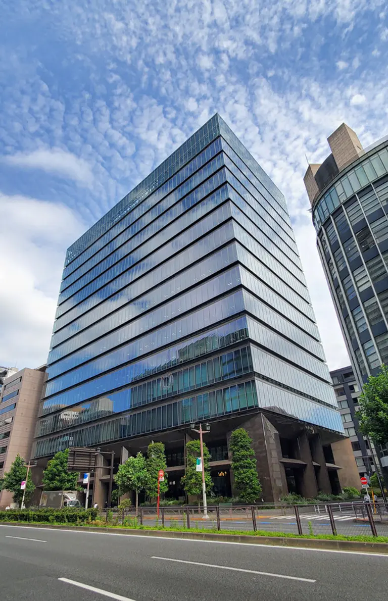 일본 도쿄 치요다구에 위치한 코지마치 오도리 빌딩 전경