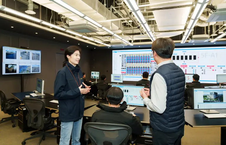 24일 데이터센터 안산을 방문한 카카오 정신아 대표. (제공 카카오)