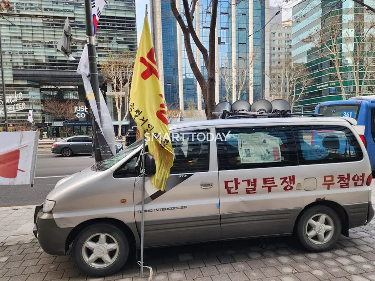 무소속철거민연합회 지부장 최모씨가 LH 규탄 집회 때 모는 차량. 출처=김종현 기자