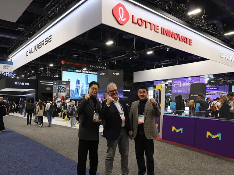 (왼쪽부터) 칼리버스 김동규 대표이사, 엔비디아 닐 트레빗 부사장, 롯데이노베이트 김경엽 대표이사