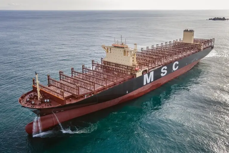 HD한국조선해양이 지난 2024년 건조해 인도한 초대형 LNG 이중연료추진 컨테이너 운반선의 시운전 모습. (제공 HD현대)