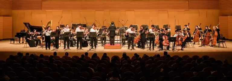 작년 2월 경기도 성남아트센터 콘서트홀에서 열린 ‘제10회 빛의소리 나눔콘서트’에서 성동장애인종합복지관의 합주단 ‘어울림단’이 MPO 단원들과 함께 특별한 협연 무대를 펼치고 있다.