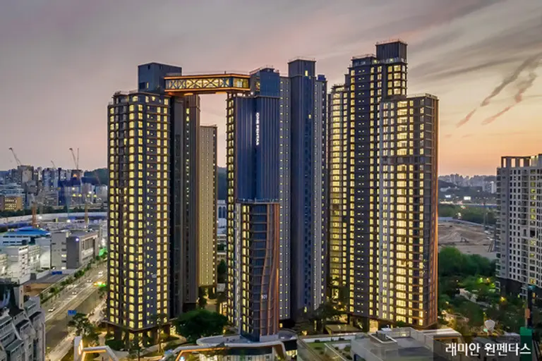  지난해 ‘로또 청약’으로 화제를 모았던 서울 서초구 반포동 ‘래미안 원펜타스’ (출처=래미안 홈페이지)
