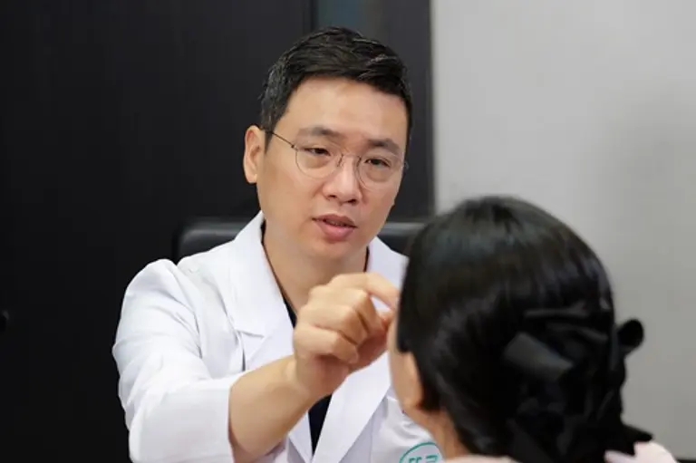 땡큐성형외과 권정우 원장