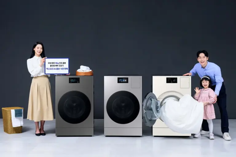 삼성전자 모델이 2025년형 올인원 세탁건조기 
