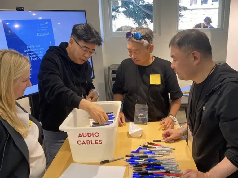 GS 비욘드 혁신과정’에 참여한 GS건설 직원들이 스탠포드대 워크샵에 참여한 모습 (사진제공=GS건설)