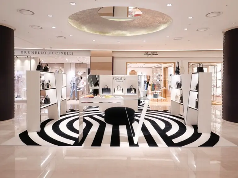 발렉스트라 현대백화점 압구정 본점 팝업스토어 전경 (사진=코오롱 FnC)