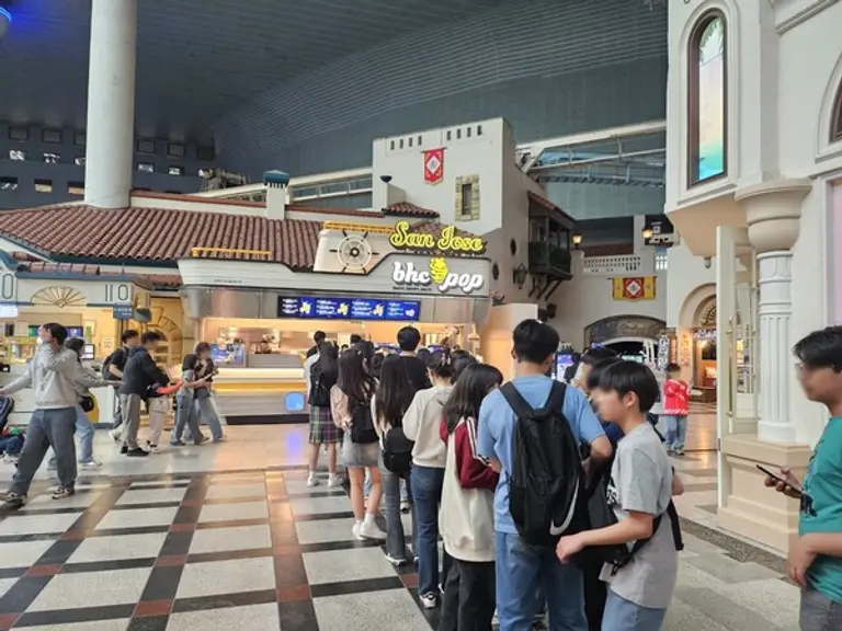 bhc, bhc pop 산호세점 매장 전경