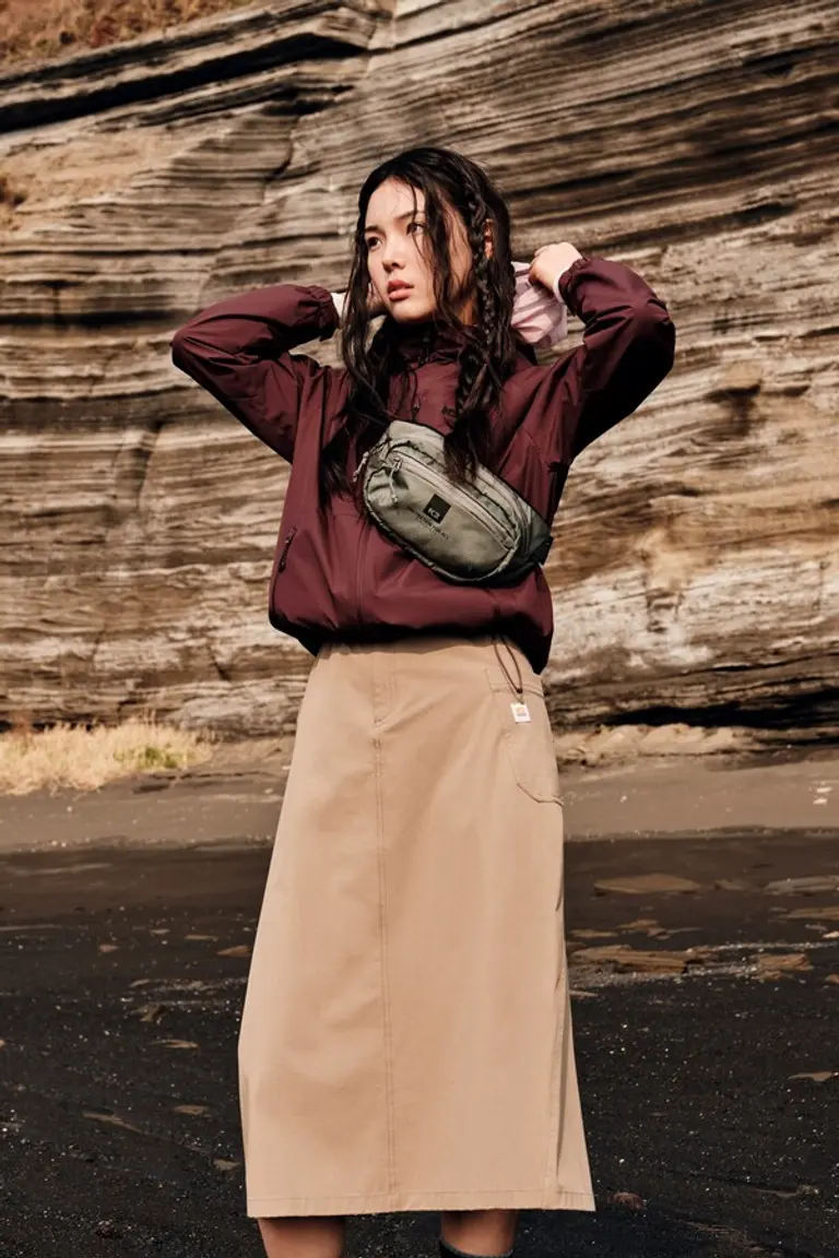 고프코어 트렌드가 여성 패션으로 확대되고 있다. K2 