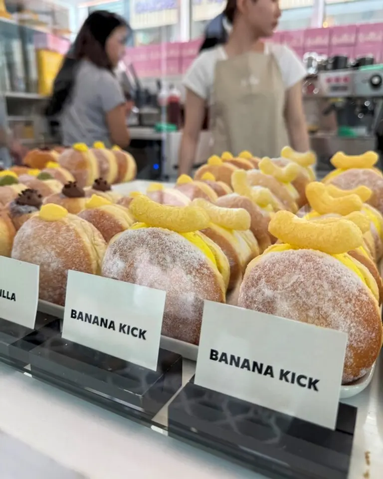 농심 노티드 LA점 바나나킥 크림 도넛 매장 진열 이미지