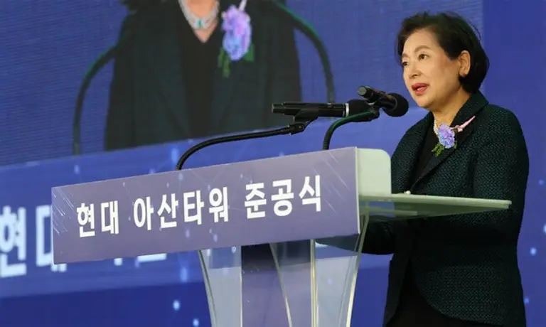 현정은 현대그룹 회장이 21일 오후 현대엘리베이터 충주 본사에서 진행된 ‘현대 아산타워’ 준공식에서 기념사를 하고 있다.