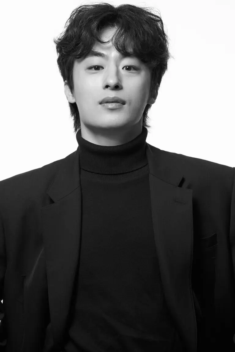 씨네규브 25주년 기념 단편 앤솔로지 영화 제작에 감독으로 참여하는 배우 구교환 (사진=티캐스트)