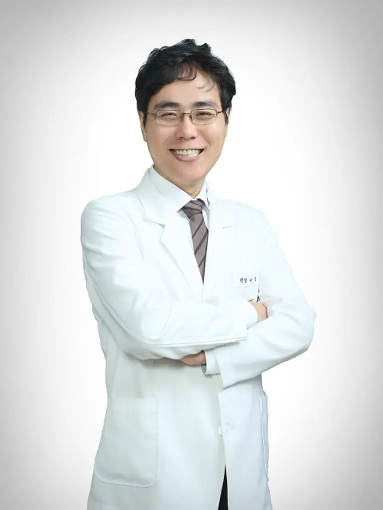 연세새봄의원 이성호 대표원장