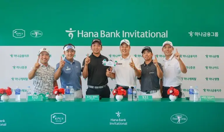 사진 왼쪽부터 히가 카즈키, 박상현, 오기소 타카시, 함정우(하나금융그룹), 쇼겐지 타츠노리, 문도엽 순