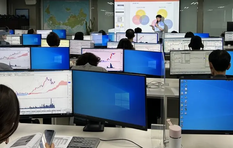 한국투자증권이 개인투자자를 위해 무료 MTS·HTS 강의를 제공 중이다. 사진은 지난 6월 교육장 전경