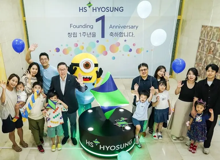 HS효성이 창립 1주년을 맞아 임직원 자녀들을 초청해 패밀리데이를 진행했다. HS효성 조현상 부회장은 (주)효성 산업자재PG장 시절부터 지금까지 10여년 간 패밀리데이를 진행하고 있다.