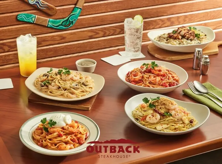 아웃백 인기 메뉴 ‘트러플 머쉬룸 투움바 파스타’(왼쪽 상단)와 ‘부라타 로제 투움바 파스타’(왼쪽 하단)