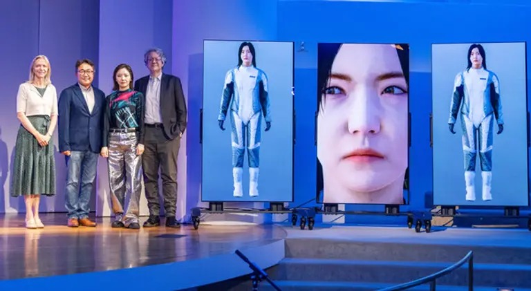 (왼쪽부터) 마리엣 웨스터만(Mariët Westermann) 구겐하임미술관장 겸 CEO, LG전자 북미법인 허철호 상무, 김아영 작가, 냇 트로트먼(Nat Trotman) 구겐하임 큐레이터. (제공 LG전자)