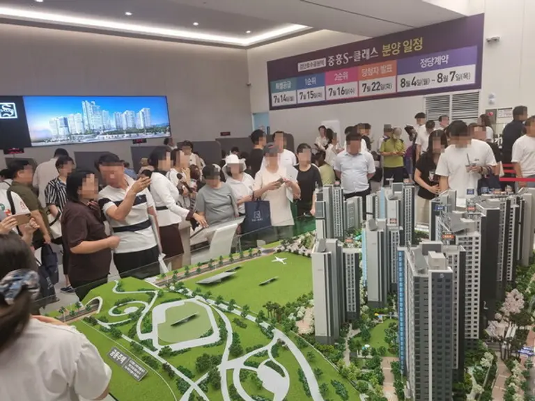검단호수공원역 중흥S-클래스 견본주택에 주말 3일동안 약 1만5000여 명이 방문했다. (사진=중흥토건)